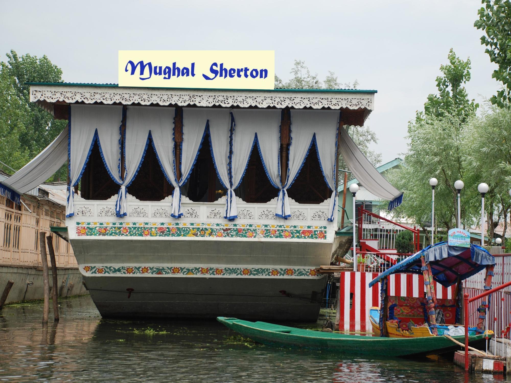 The Mughal Sheraton Houseboat Durgjan Exterior photo